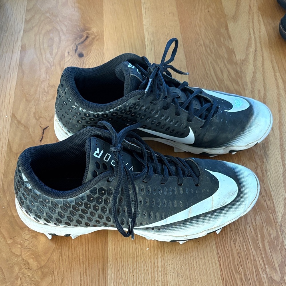 Nike Black and White Vapor Cleats - Picture 2 of 4